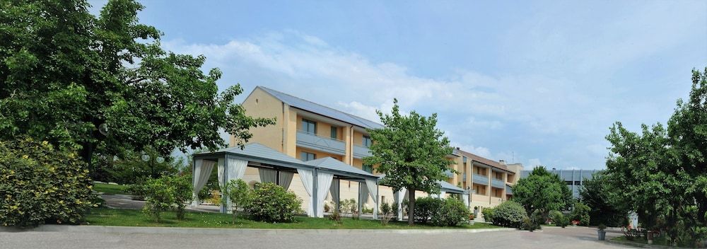 Hotel Ristorante Primavera 3 estrelas em Godega di SantʼUrbano