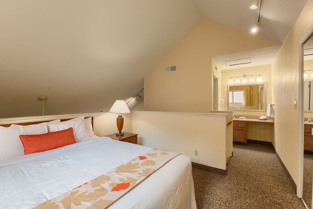 Residences at Daniel Webster 3