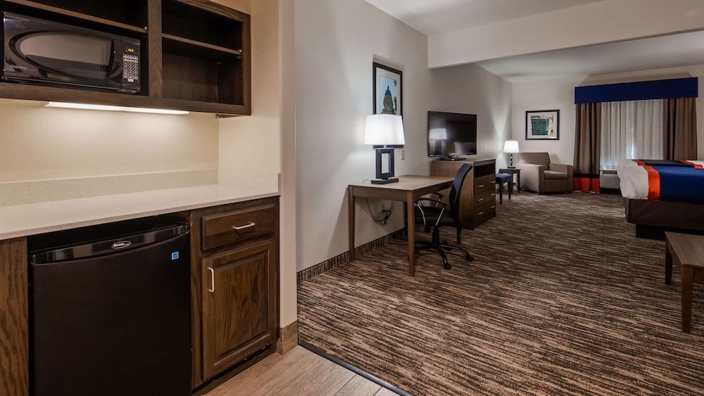 Best Western Plus Ardmore Inn & Suites 3