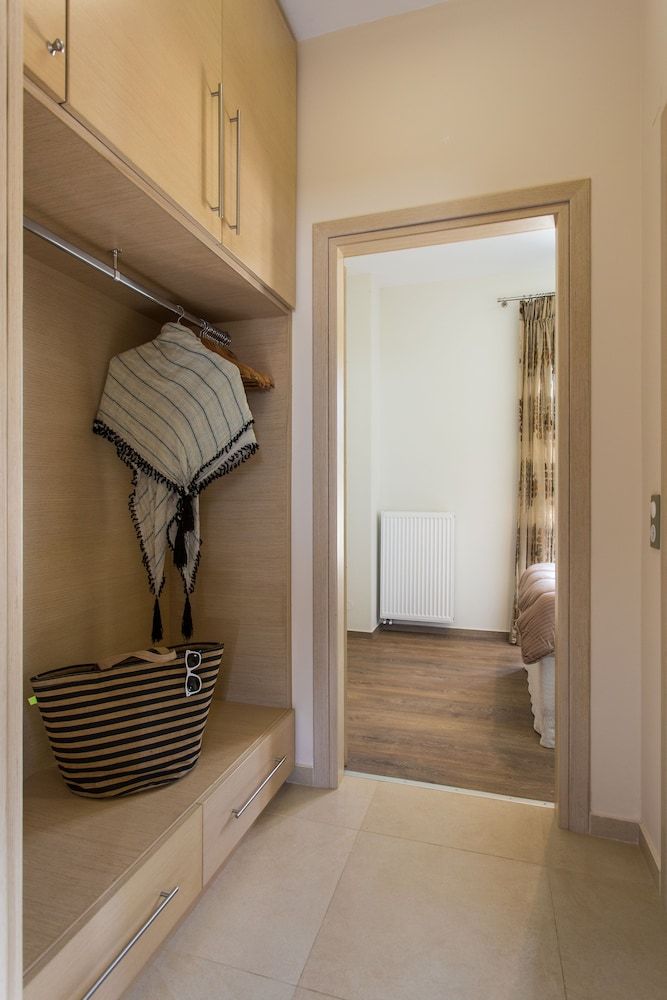 Deluxe Villa Ianthos - Outdoor Hot Tub & Kids Pool 2