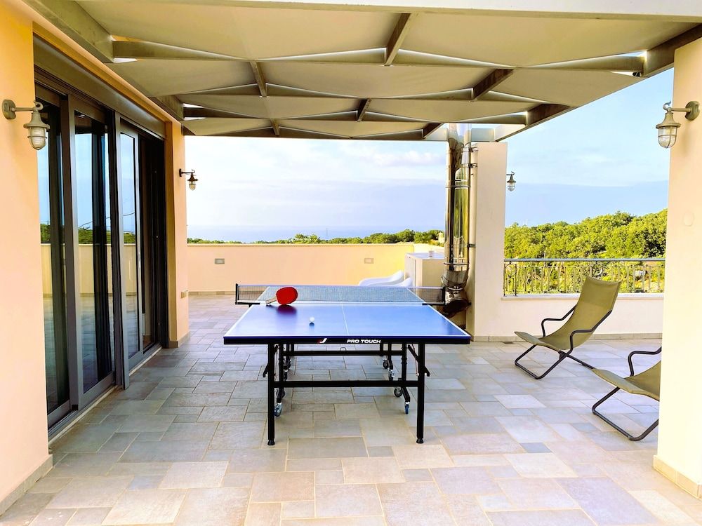 Deluxe Villa Ianthos - Outdoor Hot Tub & Kids Pool -1 estrellas en Gállos