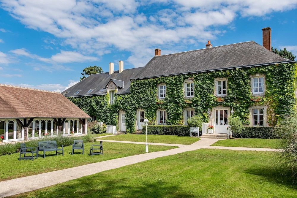 Le Fleuray Hotel & Restaurant 1