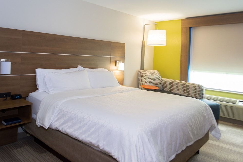 Holiday Inn Express Hotel & Suites Muskogee by IHG 3