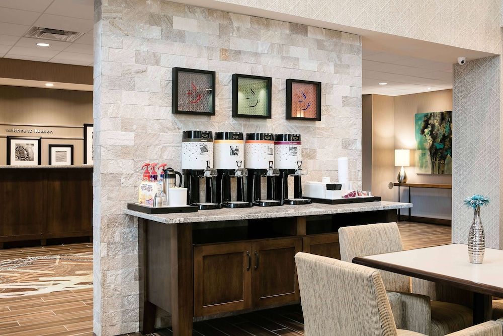 Hampton Inn & Suites Hudson 2