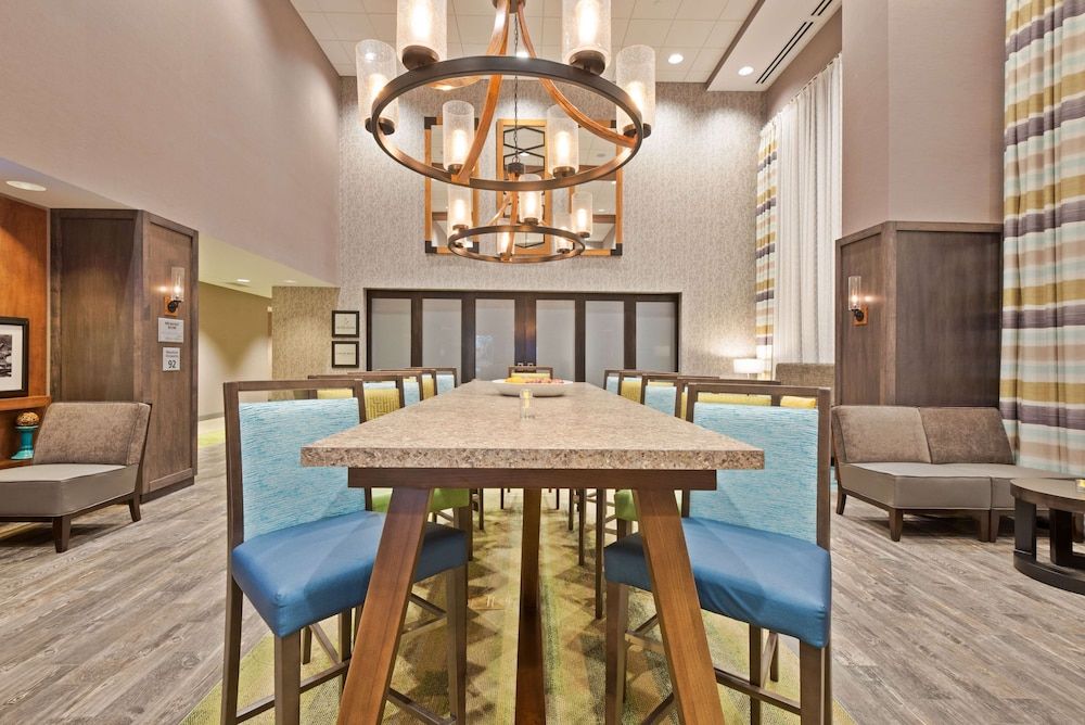 Hampton Inn & Suites North Huntingdon-Irwin 2