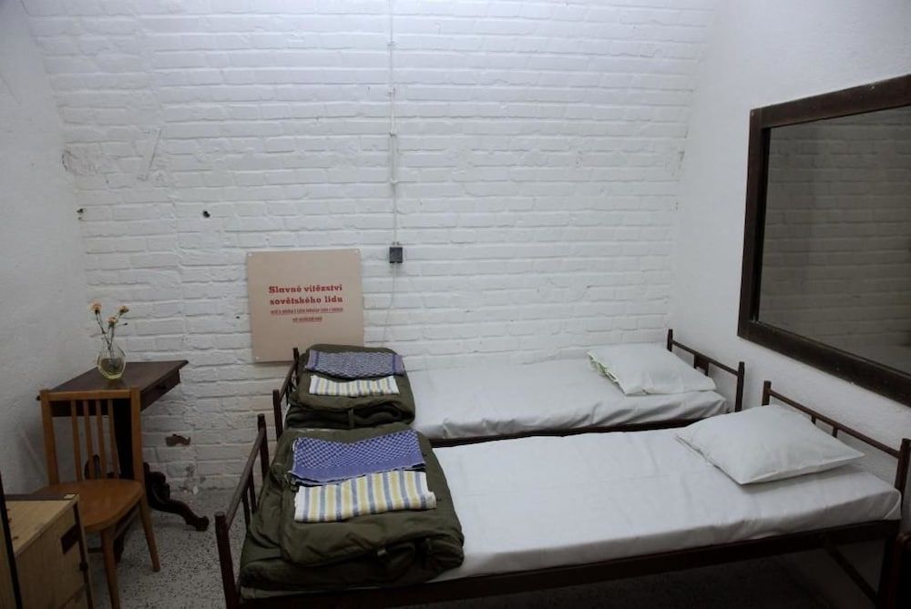 10-Z Bunker - Hostel 2