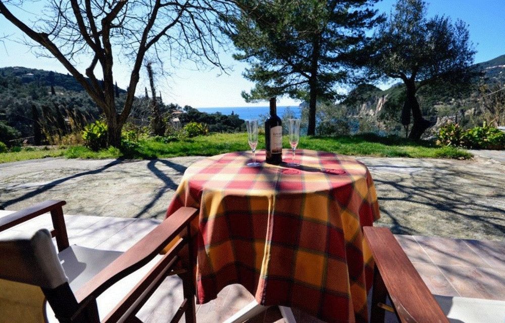 Anna Pension -1 estrellas en Liapades