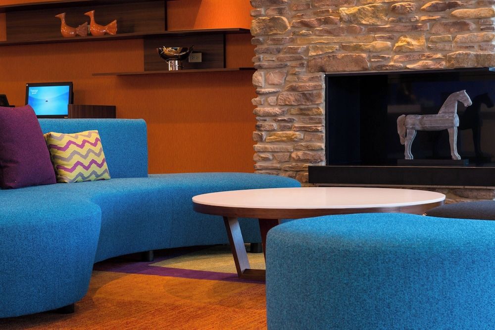 Fairfield Inn and Suites by Marriott Akron Stow 2