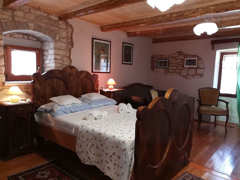 Appartment House Peresiji 3