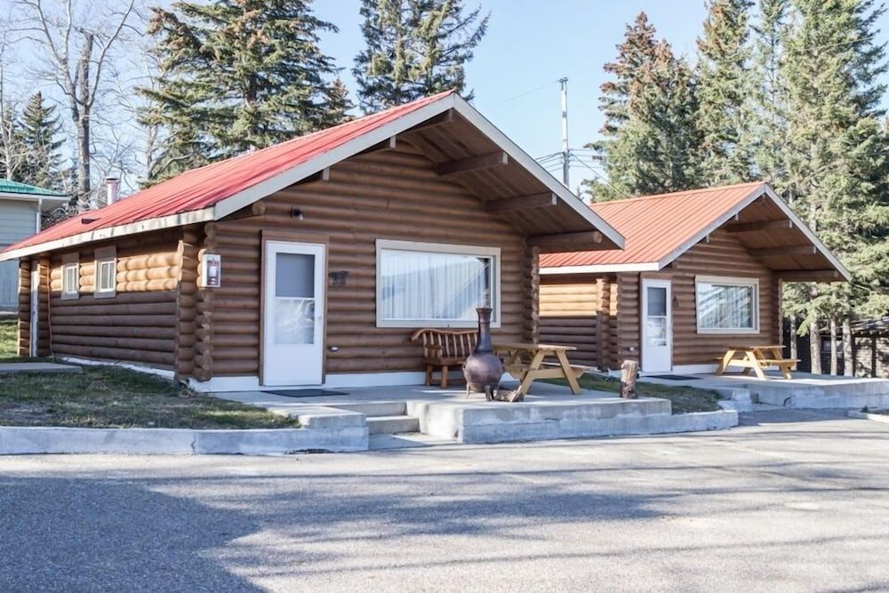 Elkwater Lake Lodge 3