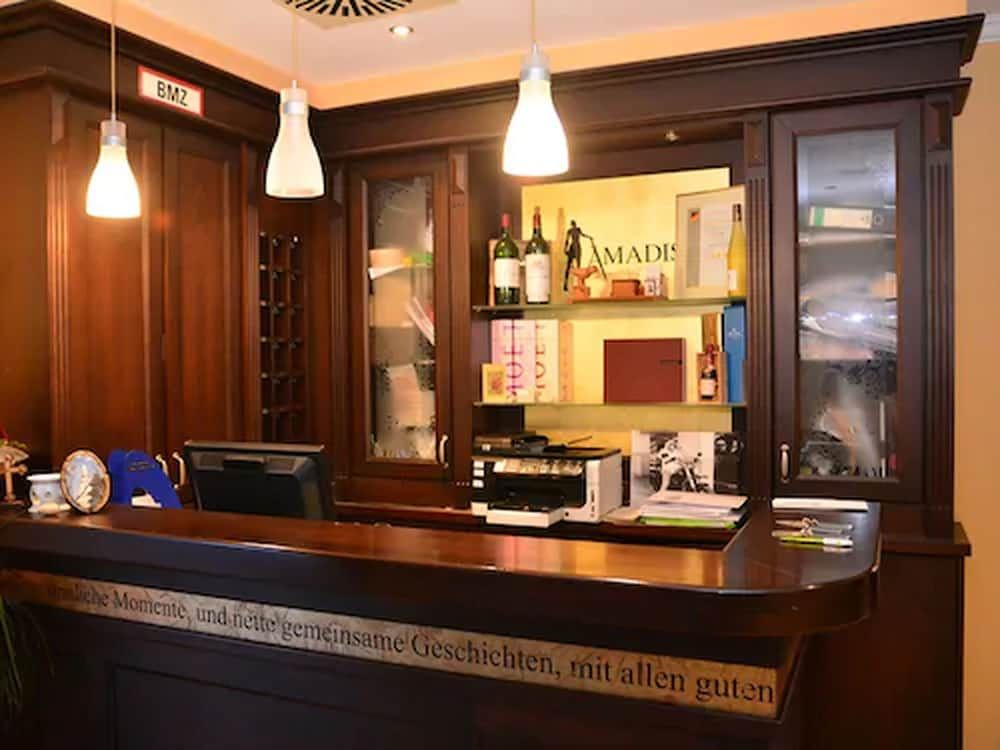 Amadis Hotel 2