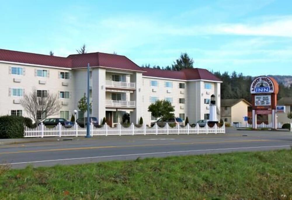 Lighthouse Inn 2 estrellas en Crescent City