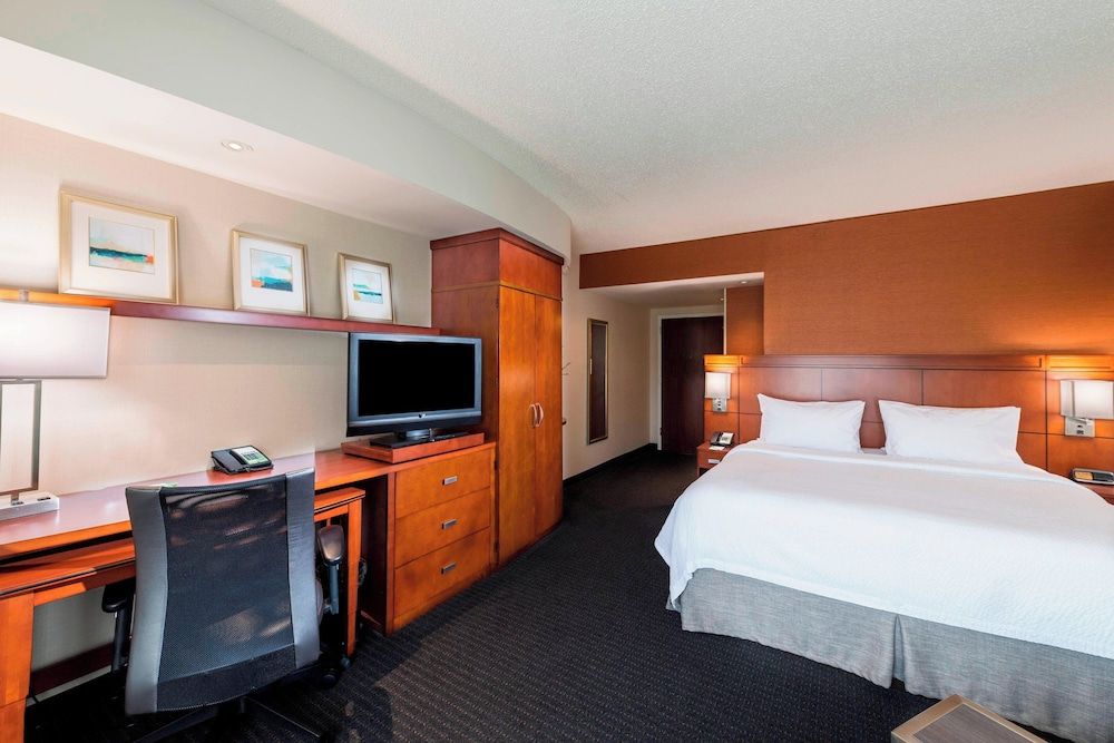 Courtyard by Marriott Atlanta Buford Mall of Georgia 3