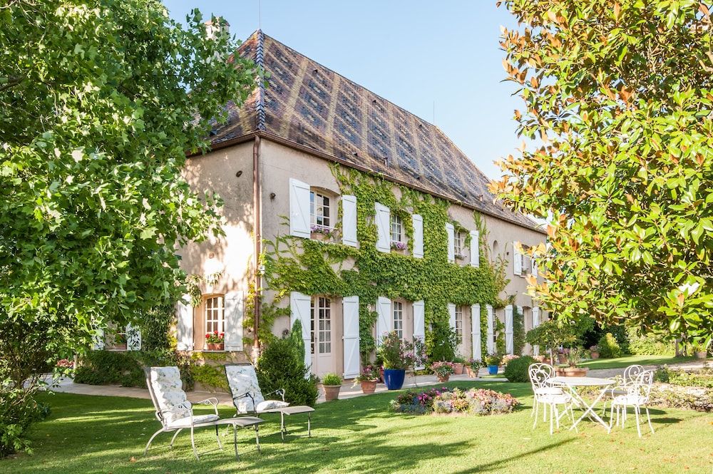 Le Petit Manoir Des Bruyeres -1 estrellas en Villefargeau