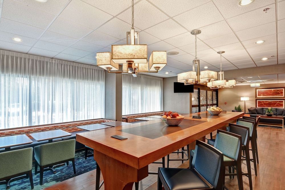 Hampton Inn Charlotte-Gastonia 2