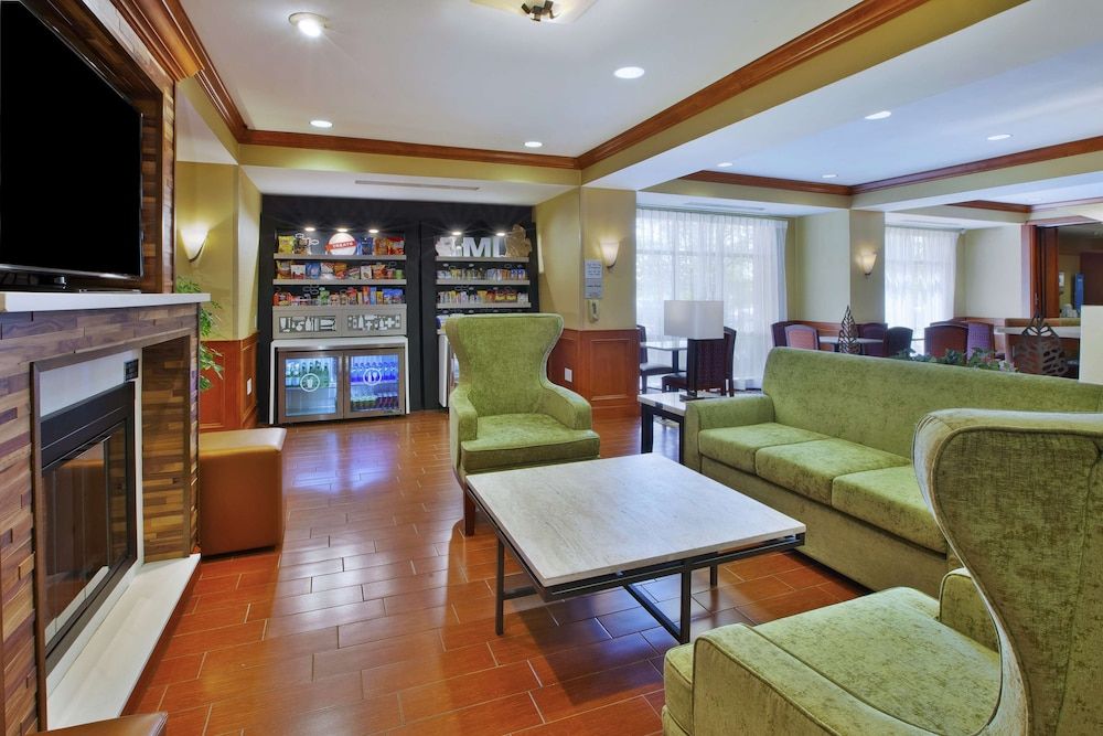 Hampton Inn Commerce Novi 2