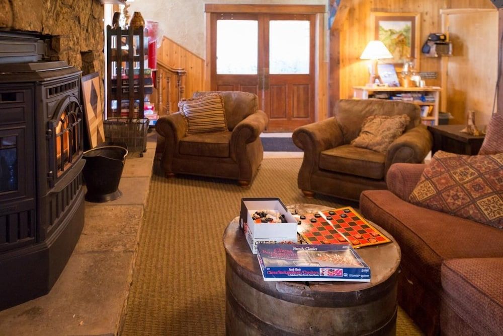 Arrowhead Mountain Lodge 3