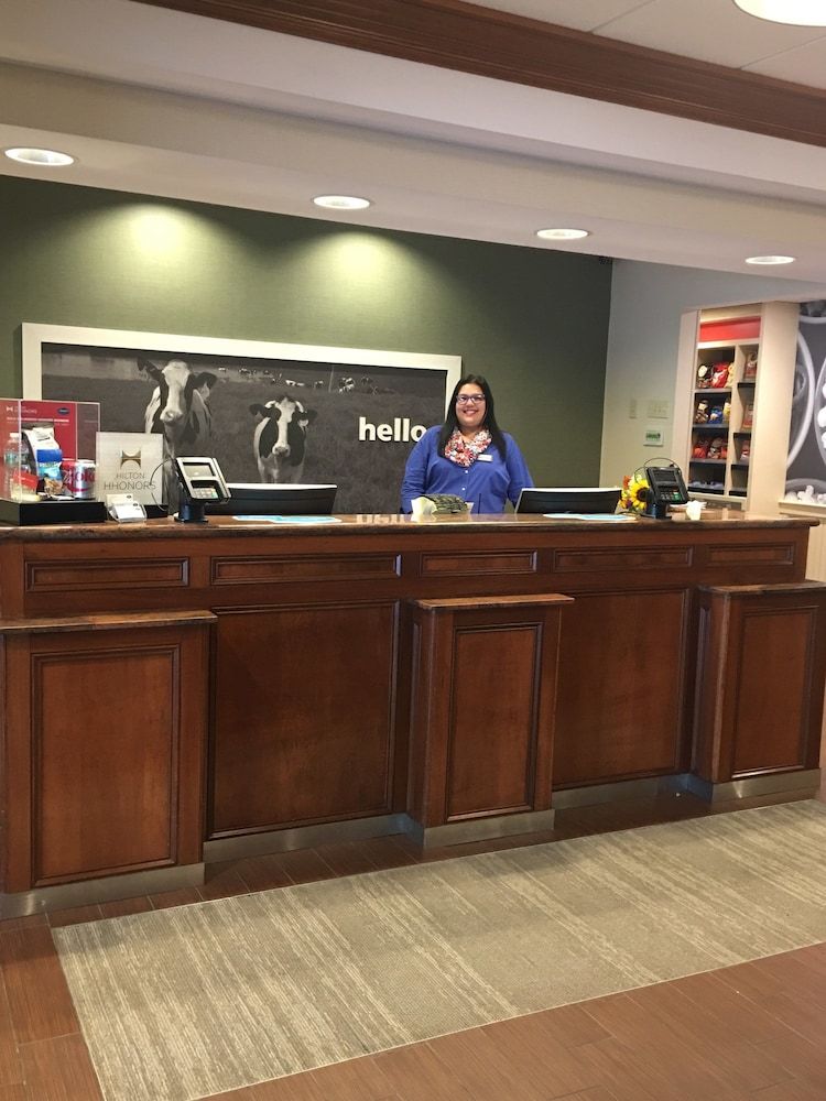 Hampton Inn Hadley-Amherst Area 3
