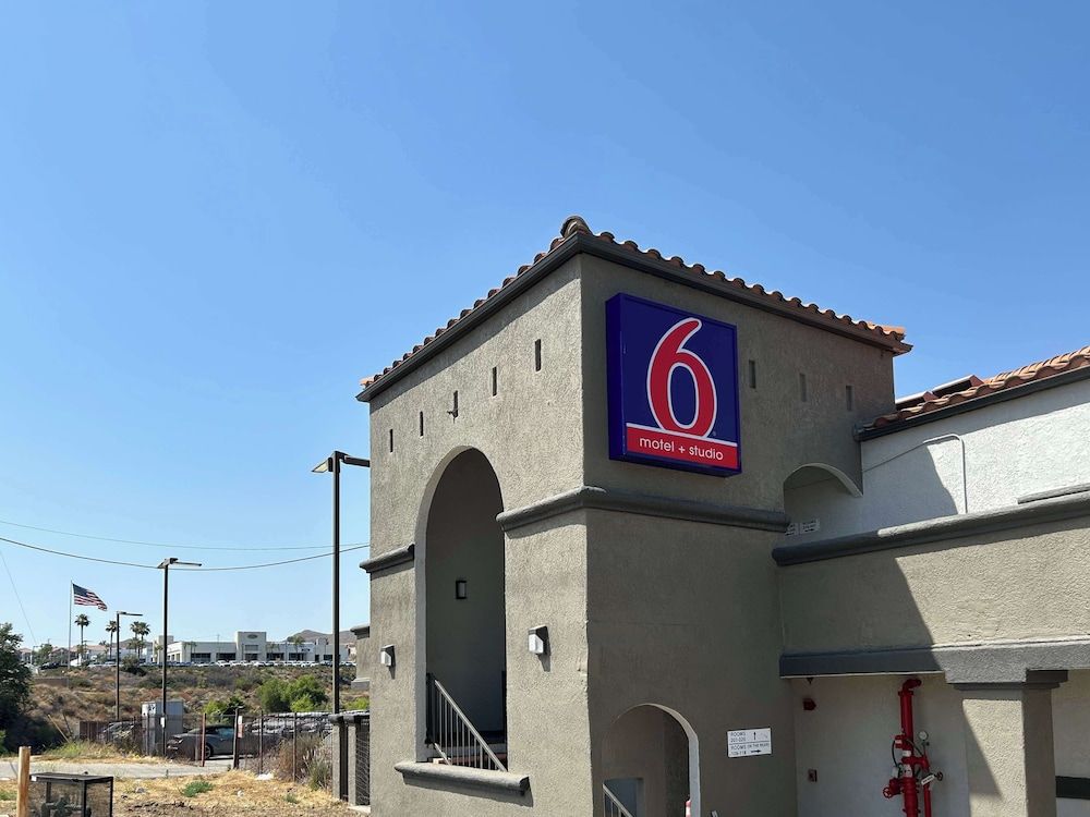 Motel 6 Lake Elsinore, CA 2 estrelas em Lake Elsinore