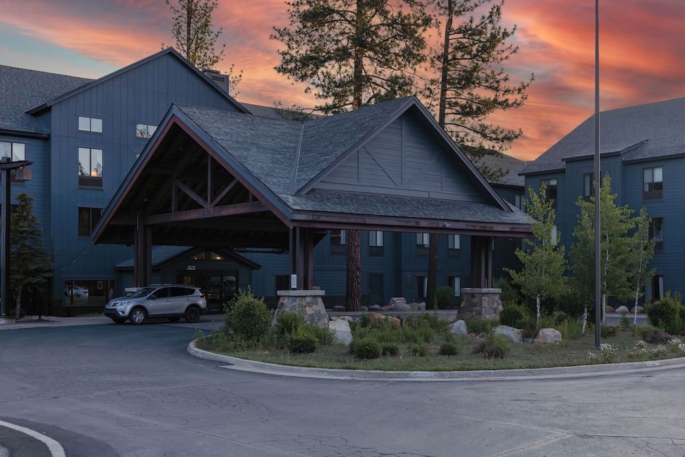 Martis Valley Lodge, Tapestry Collection by Hilton 3 estrelas em Truckee