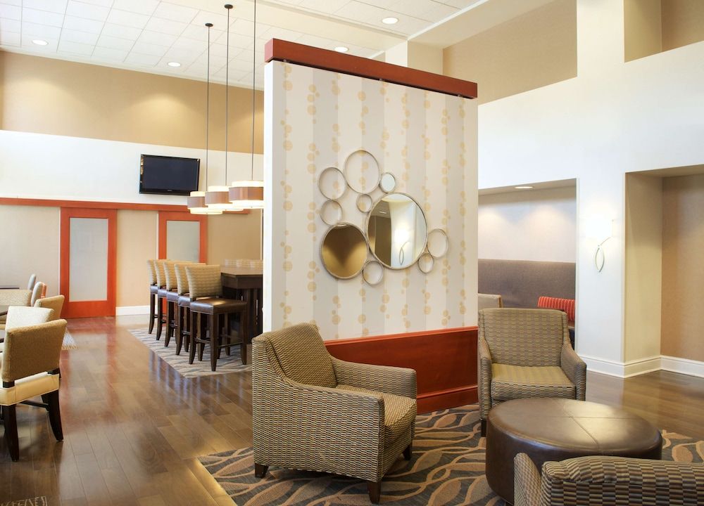 Hampton Inn & Suites Pittsburgh-Meadow Lands 3