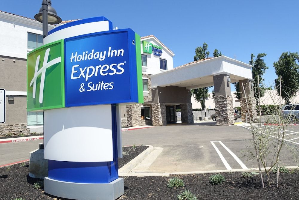 Holiday Inn Express & Suites Brentwood by IHG 3 estrellas en Brentwood
