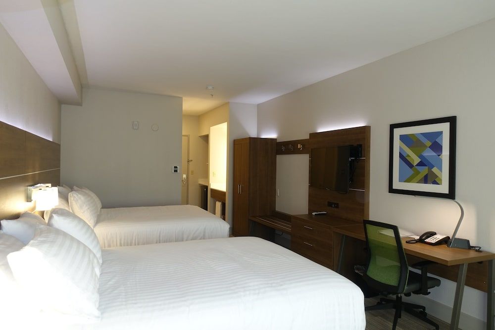 Holiday Inn Express & Suites Brentwood by IHG 2