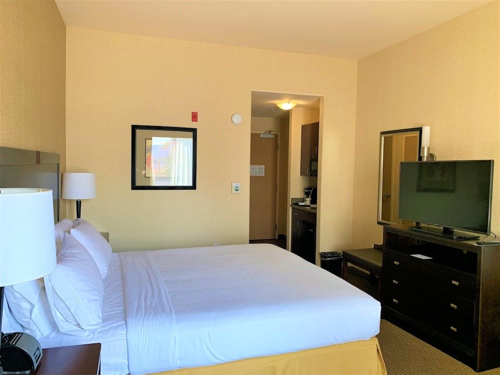 Holiday Inn Express Hotel & Suites FRESNO NORTHWEST-HERNDON by IHG 3