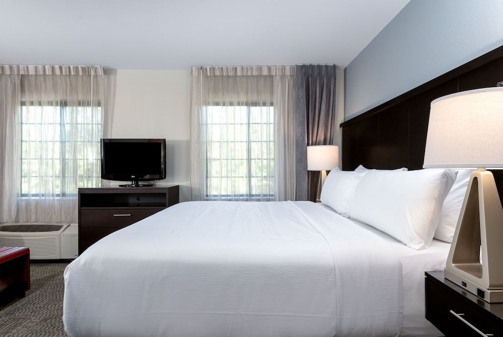 Staybridge Suites Chantilly - Dulles Airport by IHG 3