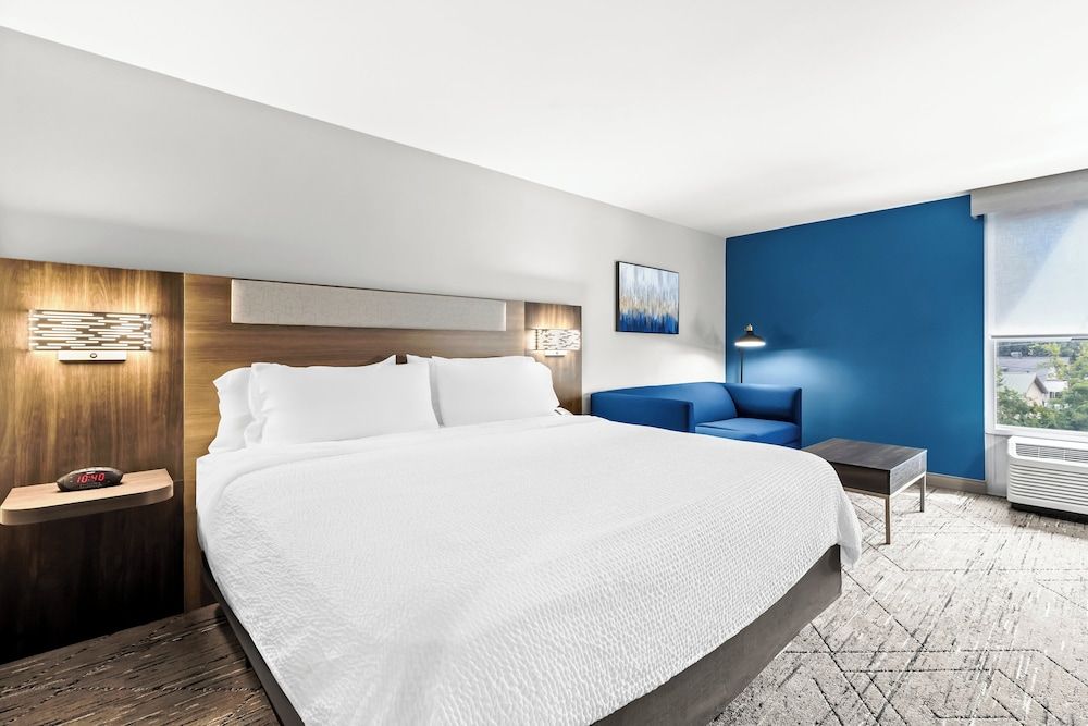 Holiday Inn Express Nashville-Hendersonville by IHG 3