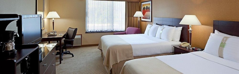 Armoni Inn & Suites 3