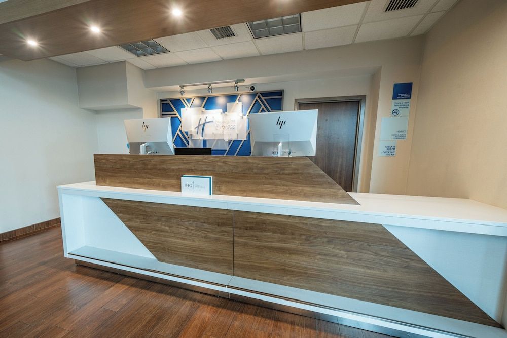 Holiday Inn Express Hotel & Suites Tampa Northwest - Oldsmar by IHG 2