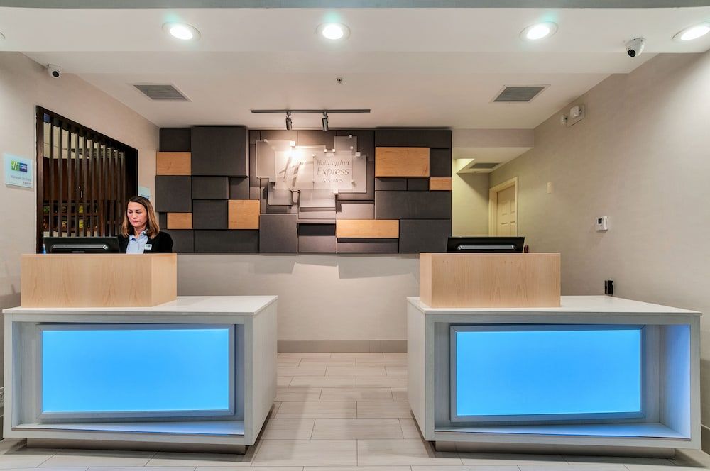 Holiday Inn Express & Suites, Lake Elsinore by IHG 2