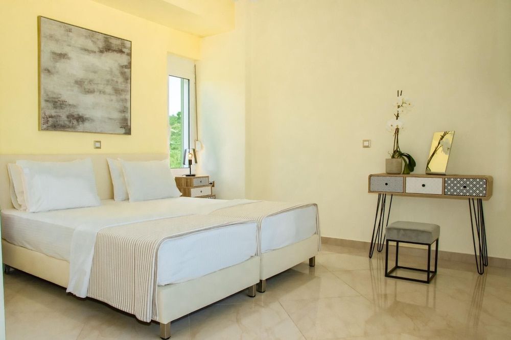 Villa Dimokratia -1 estrellas en Kolimvárion