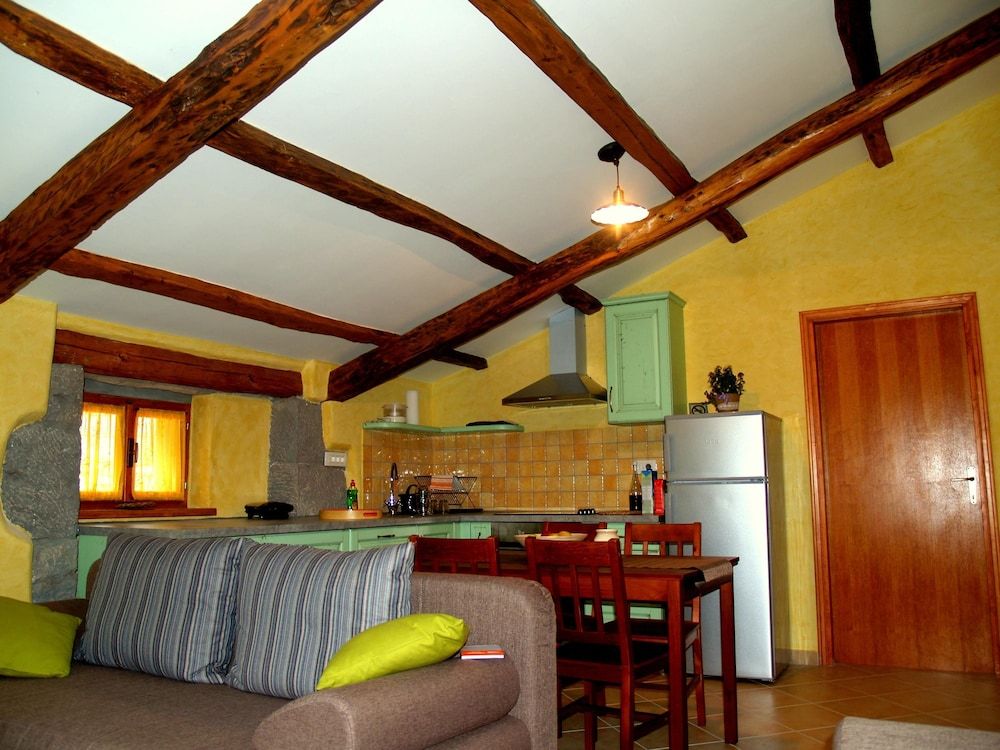 Holiday House Kapitani 3