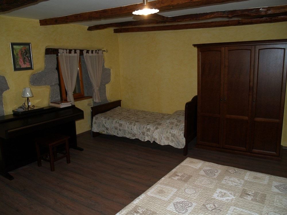 Holiday House Kapitani 2
