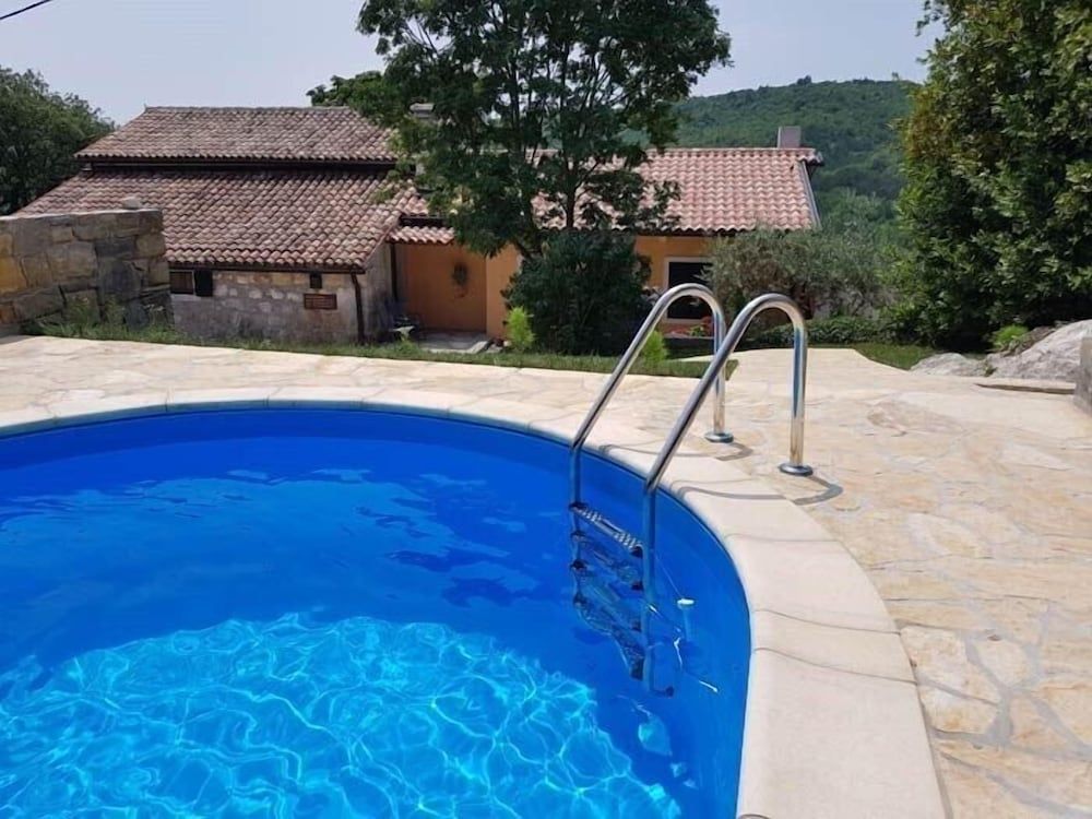 Holiday House Kapitani 4 estrellas en Hum