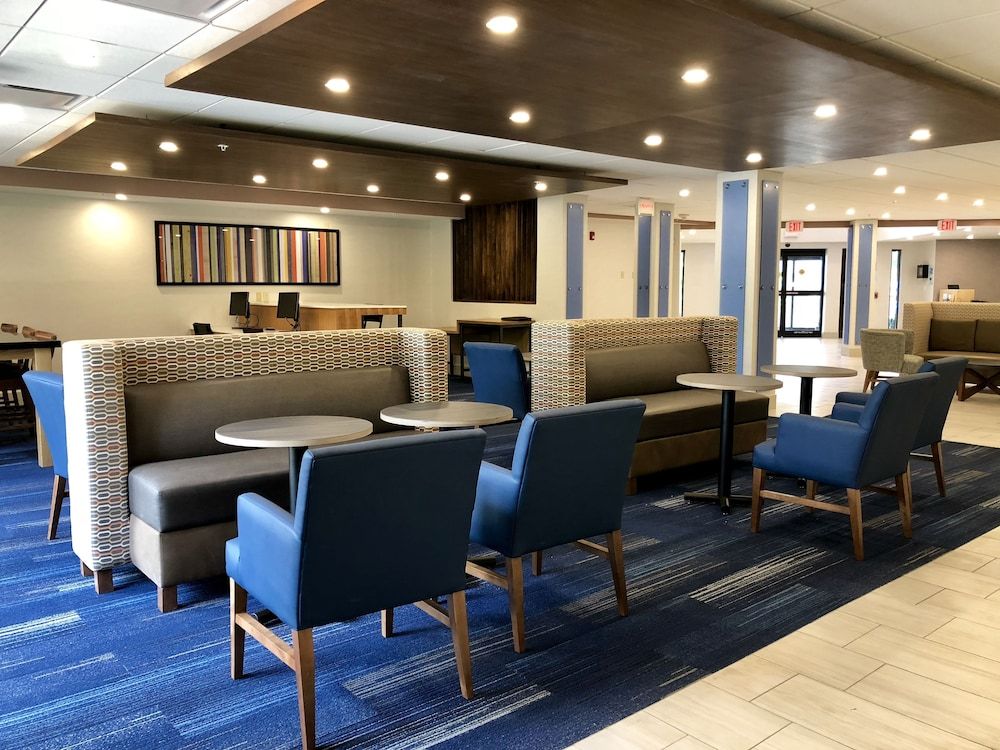 Holiday Inn Express Hotel & Suites Great Barrington by IHG 3