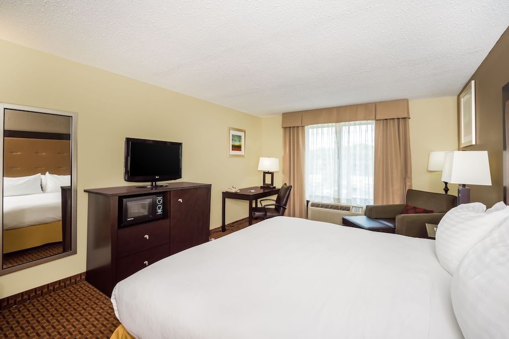 Holiday Inn Express North East by IHG 3