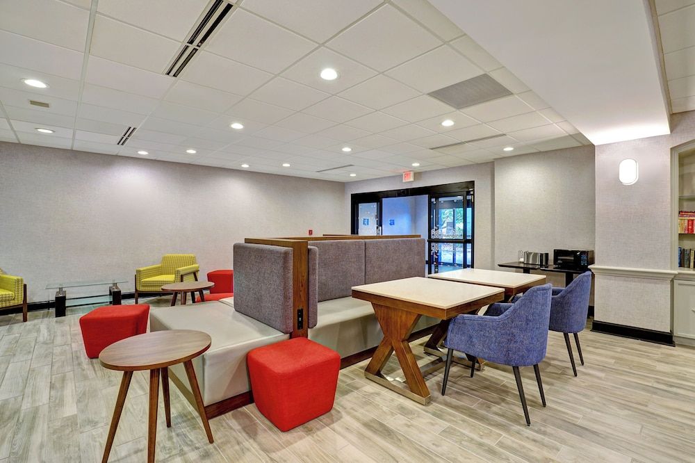 Hampton Inn Cortland 3