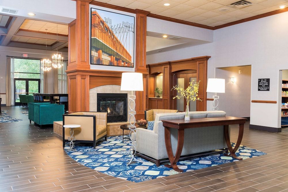 Hampton Inn & Suites East Lansing/Okemos 2