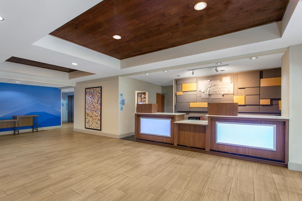 Holiday Inn Express Hotel & Suites Silver Springs - Ocala by IHG 2