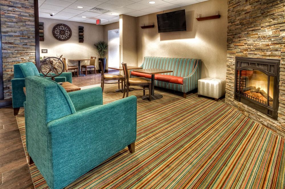 Hampton Inn Marion 2