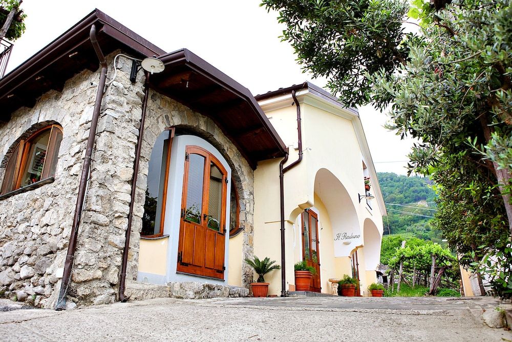 Agriturismo Il Raduno -1 estrellas en Tramonti