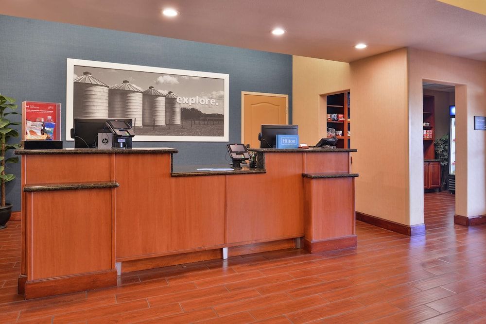 Hampton Inn & Suites Woodland-Sacramento Area 3