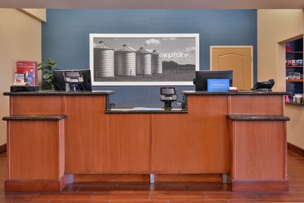 Hampton Inn & Suites Woodland-Sacramento Area 2