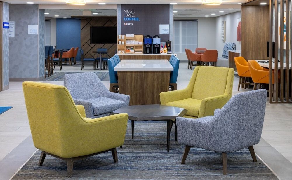 Holiday Inn Express & Suites Center Township by IHG 2 estrellas en Monaca