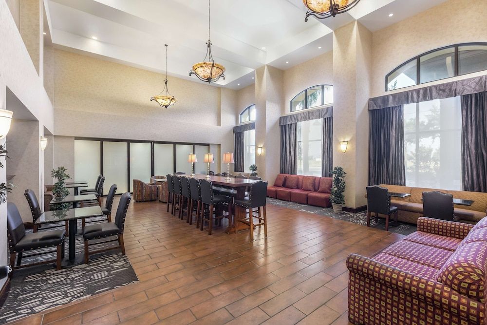 Hampton Inn & Suites Lodi 2
