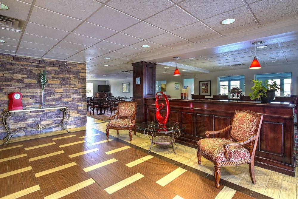 Holiday Inn Express Hotel & Suites Columbus-Groveport by IHG 2