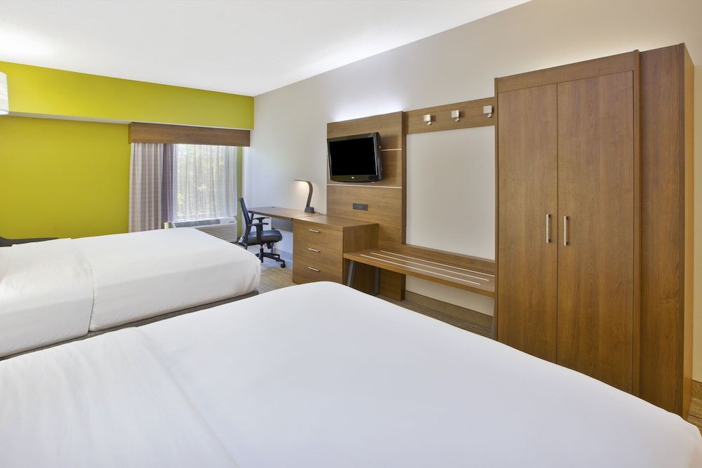 Holiday Inn Express & Suites Milford by IHG 2